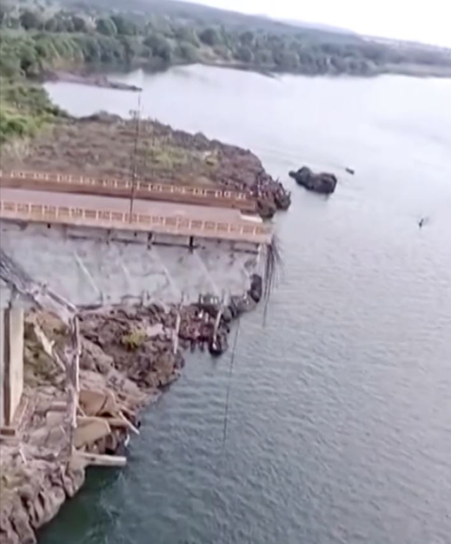 The 533-meter-long bridge collapsed: 2 dead, 10 missing