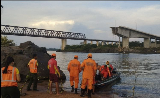 The 533-meter-long bridge collapsed: 2 dead, 10 missing