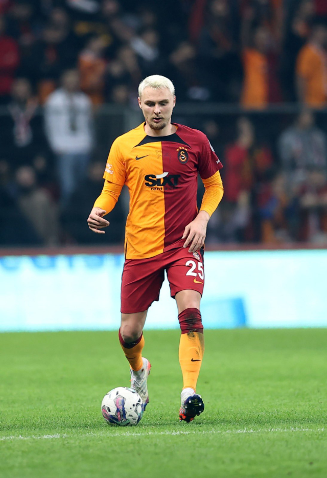 Okan Buruk named the first player to leave Galatasaray