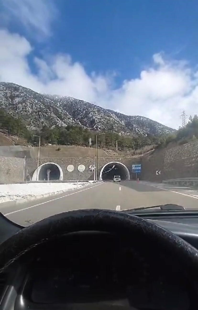 Journey from summer to winter in a 4-minute tunnel