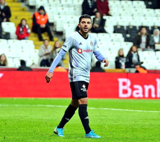 Former Beşiktaş player Muhayer Oktay has fallen to amateur level