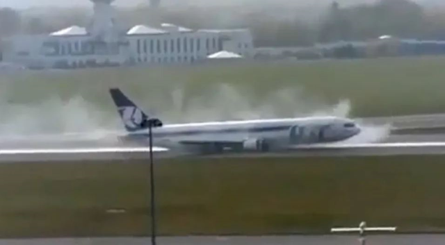 The pilot successfully managed to land the plane that could not deploy its landing gear