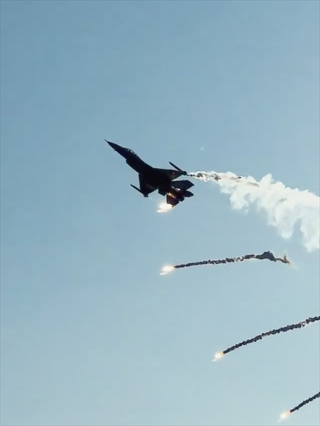 SOLOTÜRK commemorated Ferdi Tayfur in the skies