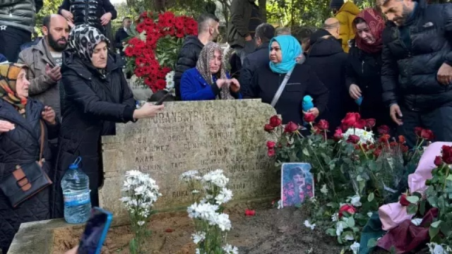 Cried 'Dad, I have come' at Ferdi Tayfur's grave