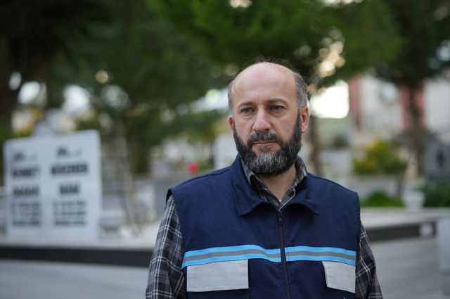 Gassal Adil Savaş: The behavior of people changes when they hear about my profession