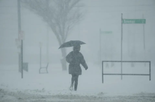 Winter storm claimed 6 lives: A man was found frozen at a bus stop