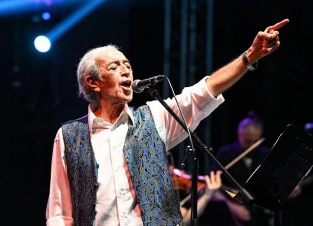 Famous singer Edip Akbayram was taken to intensive care