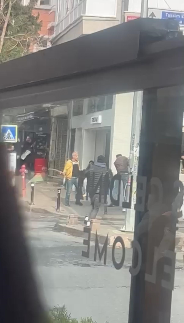 Sword attack in Cihangir: The area turned into a battlefield