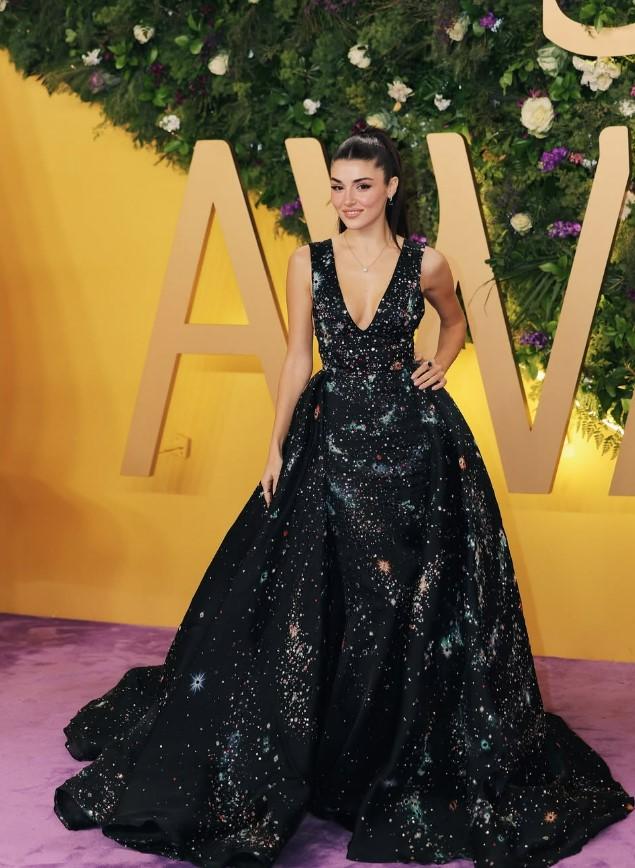 Hande Erçel's Riyadh style received praise! She made a splash at the Joy Awards night