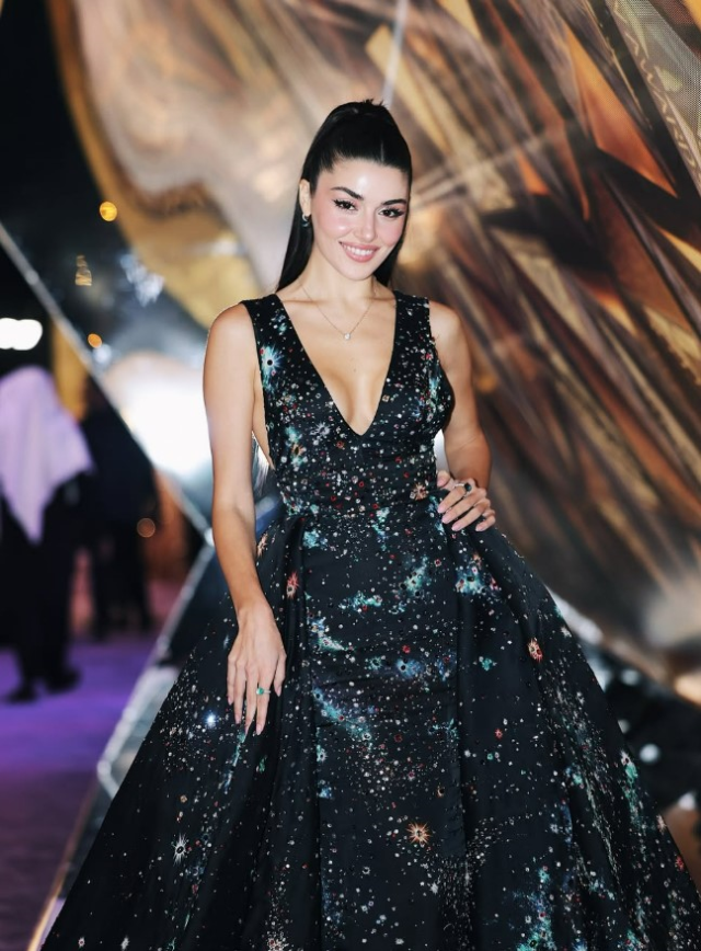 Hande Erçel's Riyadh style received praise! She made a splash at the Joy Awards night