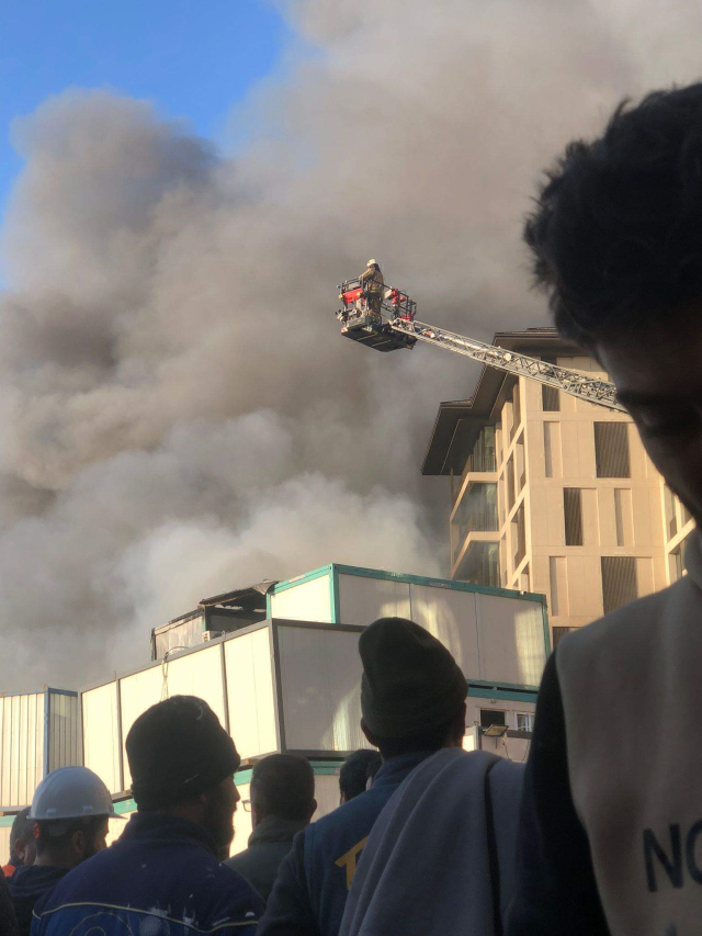 Scary fire in Üsküdar: Smoke was seen everywhere