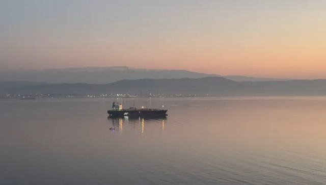 The ship causing the bad smell in Gemlik has been removed from the shore