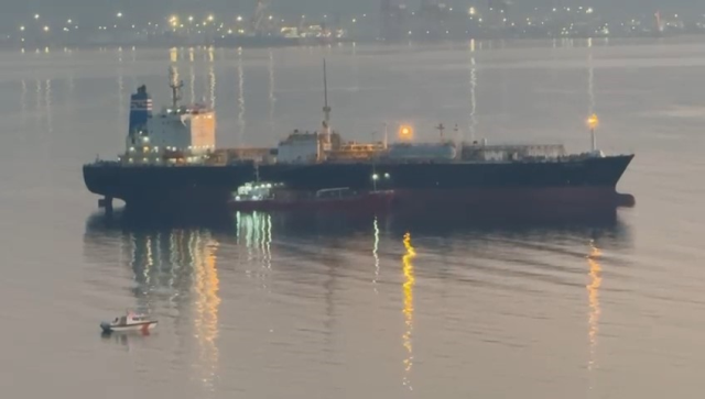 The ship causing the bad smell in Gemlik has been removed from the shore