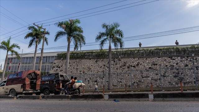 Armed gangs attacked the town in Haiti! 50 people died, 100 houses burned