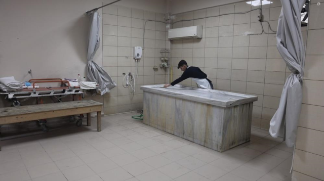 21-year-old mortician: My friends say 'You will wash me'