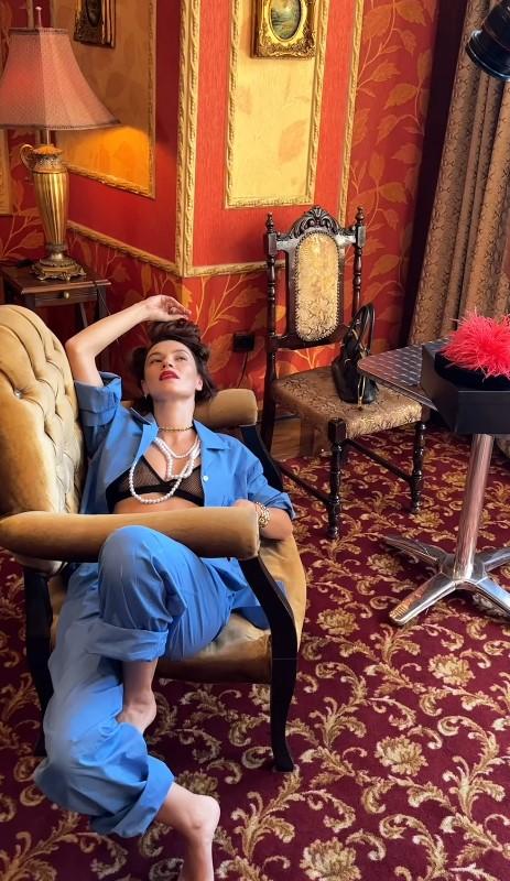 Bold poses from the famous actress Yüsra Geyik