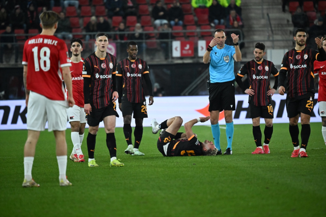 Galatasaray lost 4-1 to AZ Alkmaar away