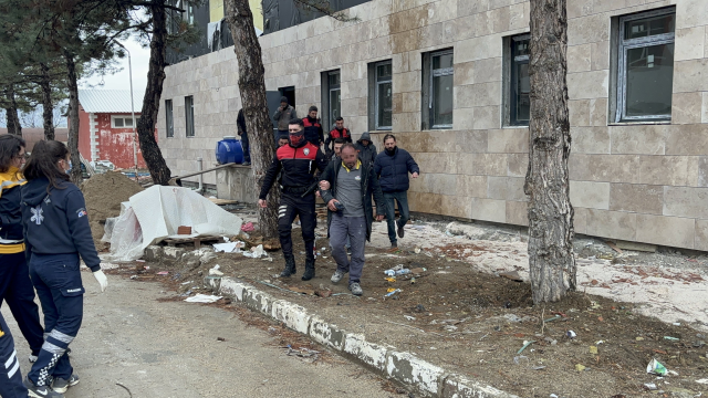 The worker in Edirne who couldn't get his salary wanted to jump from the roof