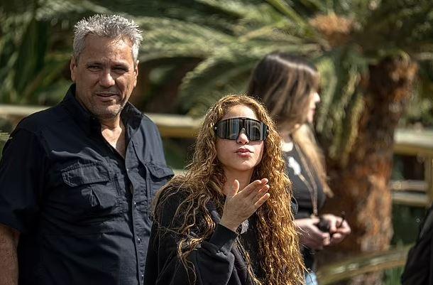 Shakira was seen for the first time after being hospitalized