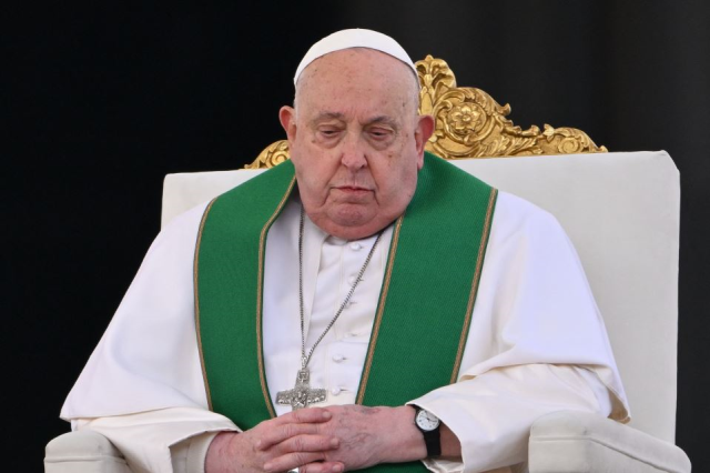 The Pope's health condition is deteriorating: 'This time he may not make it'