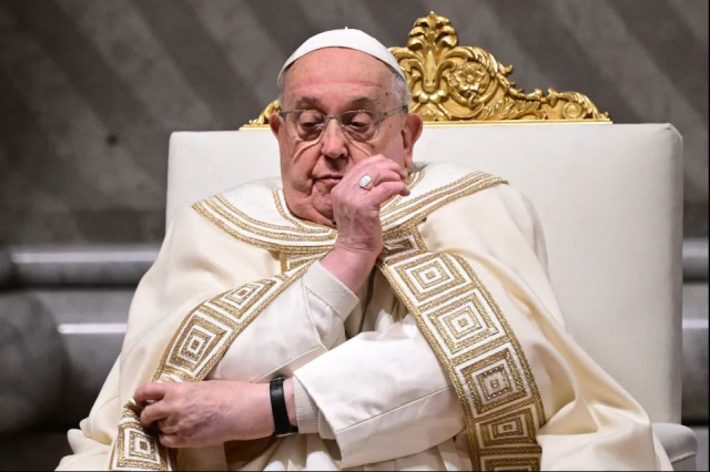 The Pope's health condition is deteriorating: 'This time he may not make it'