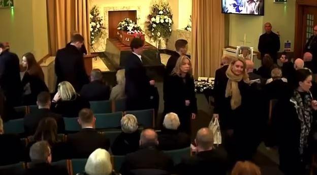 The famous manager's son left his father's funeral due to a family dispute