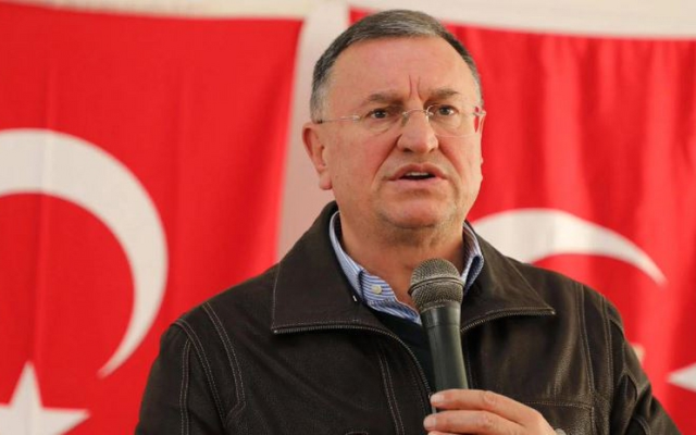 Lütfü Savaş, who was expelled from the CHP, has started working at Üsküdar University