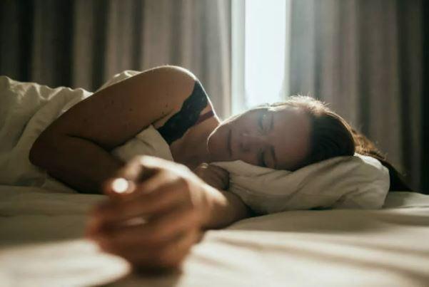 Sleeping extra on weekends makes people happier and healthier