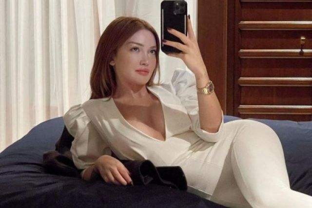 Is Danla Bilic in a relationship with Emirhan Topçu? One-word response from the footballer's mother