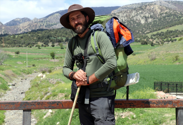 Traveling city to city with his dog 'Yoldaş' for 3.5 years, planting saplings