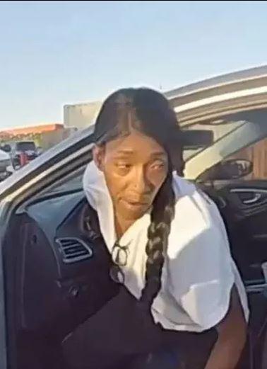 A woman in a jealousy crisis disguised as a police officer attempted to kidnap her ex-husband's wife