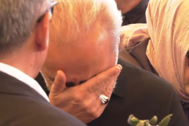 Yılmaz Erdoğan could not hold back his tears at Sırrı Süreyya Önder's funeral
