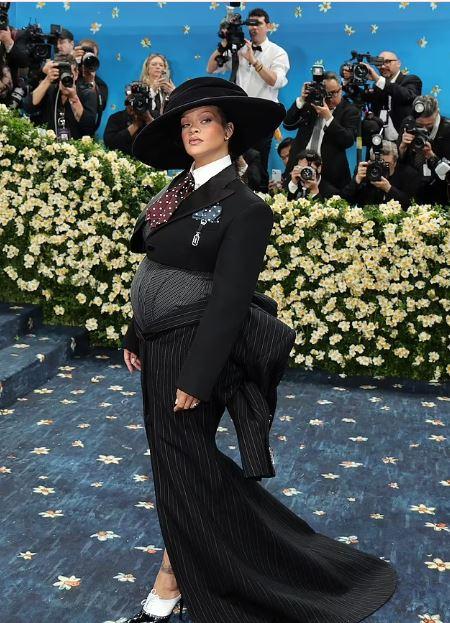 Shakira's big blunder: Confirmed Rihanna's pregnancy by mistake