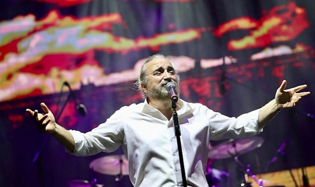 Radical decision from Cenk Eren after Volkan Konak's passing on stage