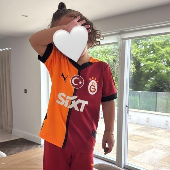 Galatasaray crisis in the English team: The jersey he dressed his child in became a controversy