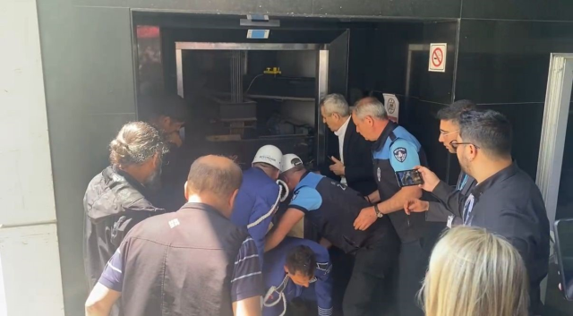 A great misfortune at İlhan Şeşen's farewell ceremony