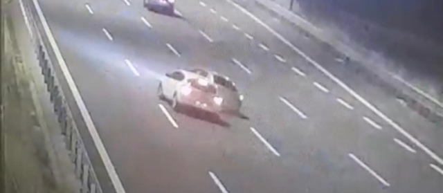 The small child was thrown onto the road from the rolling car: 5 injured