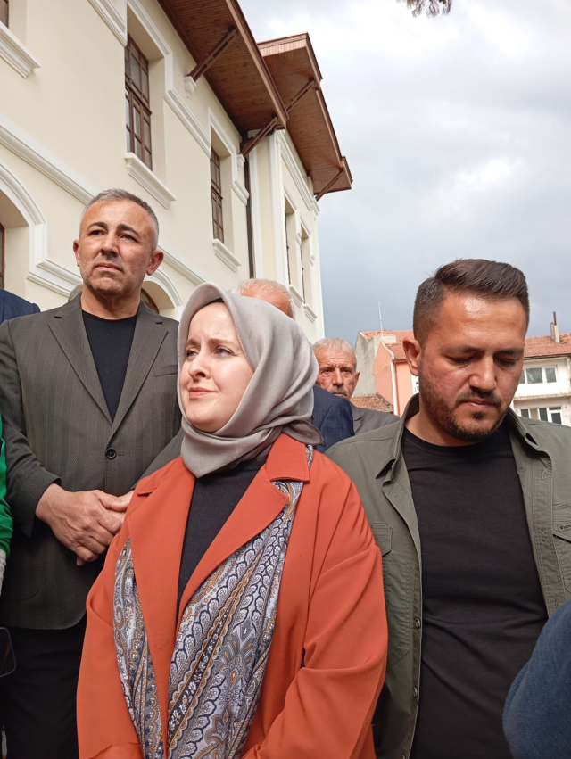 Bilecik Governor Şefik Aygöl cried, made others cry