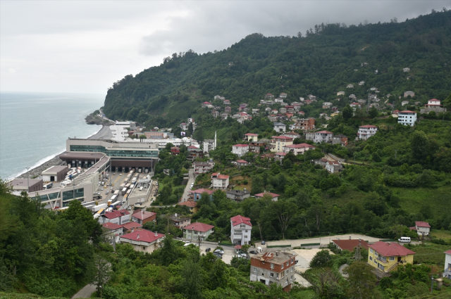 Half of this village is in Turkey, half is in the neighbor
