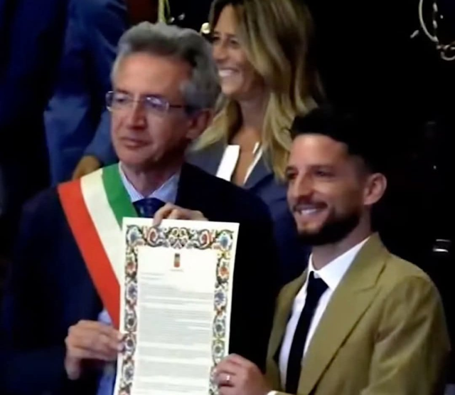 Honorary citizenship awarded to Dries Mertens by Naples