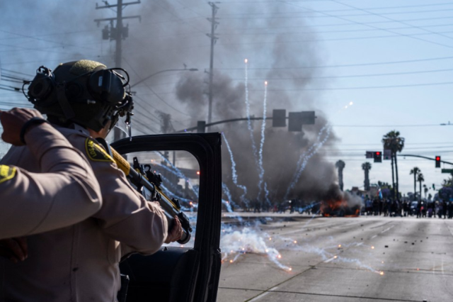 Los Angeles in flames: Protesters clashing with National Guards set vehicles on fire
