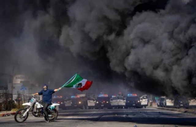 Los Angeles in flames: Protesters clashing with National Guards set vehicles on fire