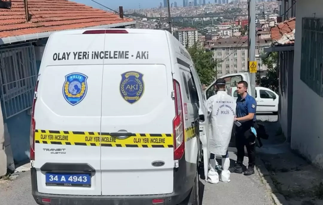 A body wrapped in a carpet was found in the garden of a shanty house in Gaziosmanpaşa