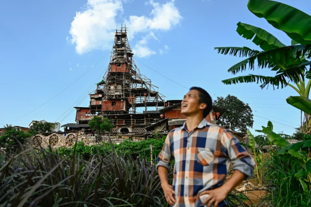 The man who refused to demolish his house despite the demolition order built a massive 10-story pyramid on top of it