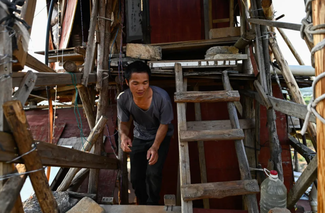 The man who refused to demolish his house despite the demolition order built a massive 10-story pyramid on top of it