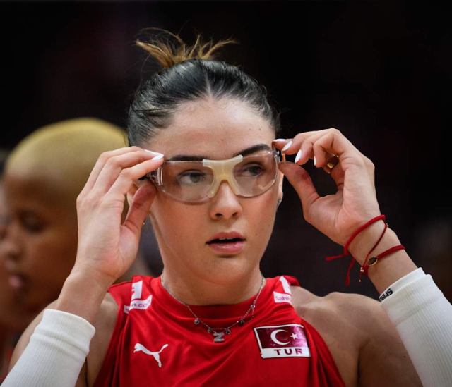 The reason why Zehra Güneş wore glasses during the match has been revealed