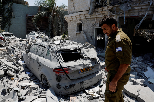 Day 7 of the war! Israel struck the Arak nuclear facility, retaliation came from Iran