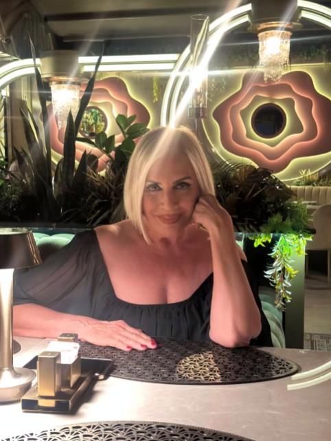 The unforgettable name of Yeşilçam, Çiğdem Tunç, draws attention with her beauty at the age of 61