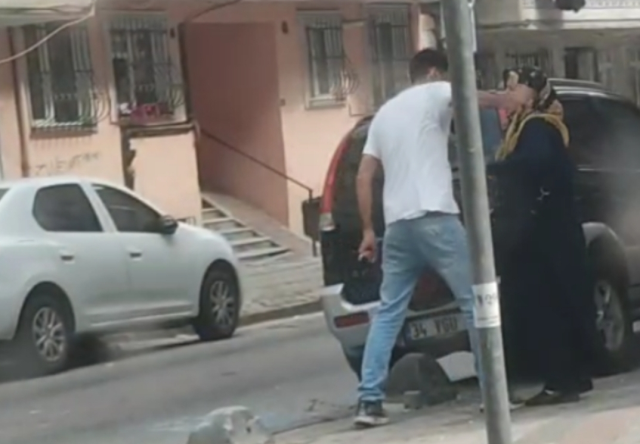 He assaulted his mother in the middle of the street in Sultangazi; bystanders just watched