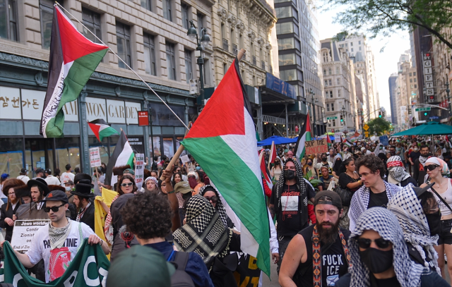 The American people do not want to go to war with Iran! Protests began in New York